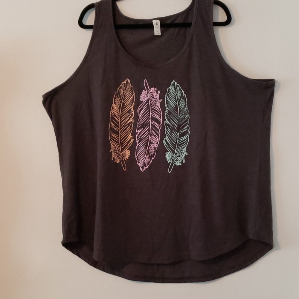 Air Waves grey tank top with feather design 4x